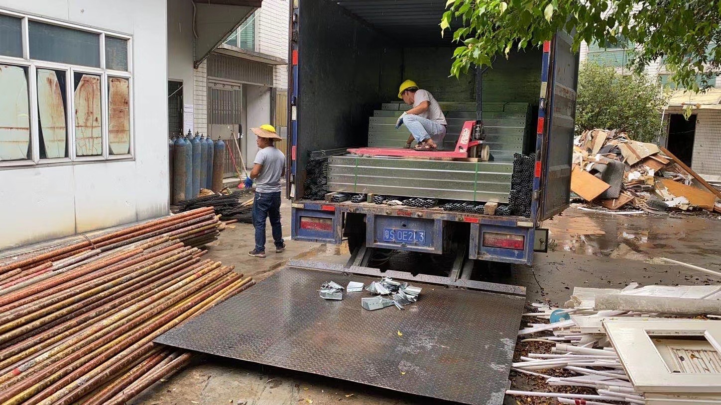 江門職業(yè)技術(shù)學(xué)院教學(xué)樓_電纜橋架/JDG管進(jìn)場
