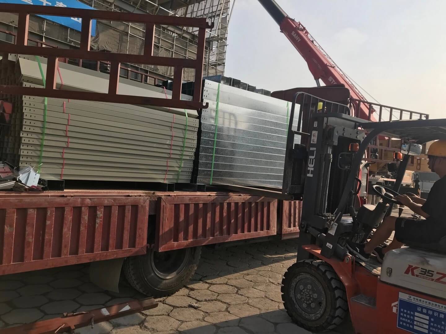 鍍鋅/防火電纜橋架進(jìn)場_廣州穗港城穗港澳出入境大樓